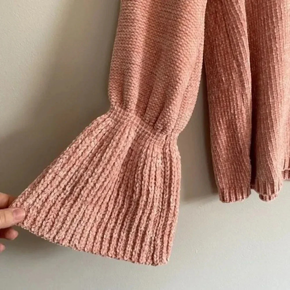 Elan Pink Chenille Bell Sleeve Sweater - Picture 4 of 9